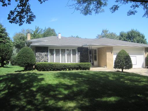 1314 Iroquois Ln., Darien, IL 60561