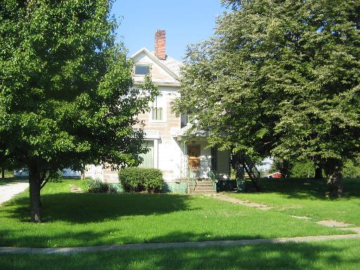 229 N Main St., Roberts, IL 60962