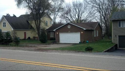 626 Bonner Rd., Wauconda, IL 60084