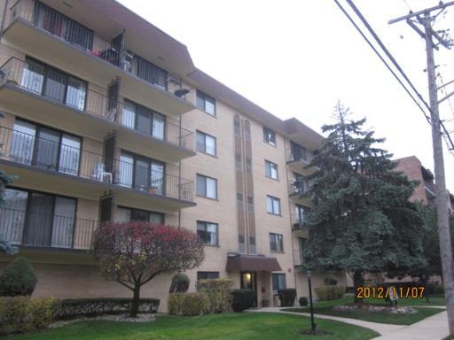 1441 E Thacker St. #204, Des Plaines, IL 60016