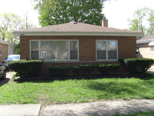 8219 W 44th St., Lyons, IL 60534