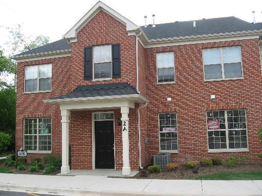 1038 Swift Rd. #2B, Glen Ellyn, IL 60137