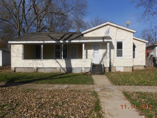 353 Plum St., Aurora, IL 60506
