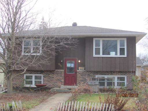 915 N 13th St., Dekalb, IL 60115