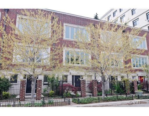660 N Green St., Chicago, IL 60642