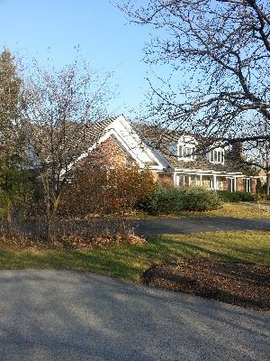 8 Lake Ridge Ct., Burr Ridge, IL 60527