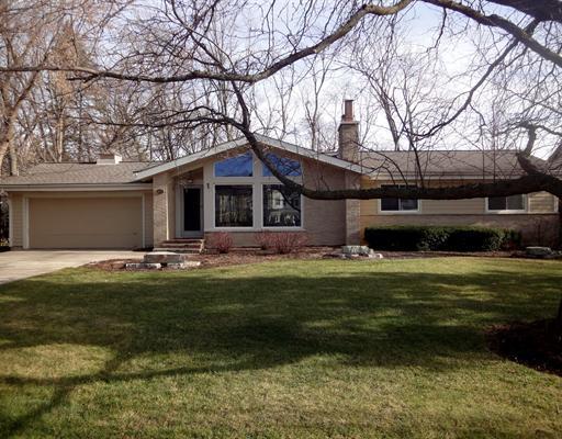 623 Cumnor Ave., Barrington, IL 60010