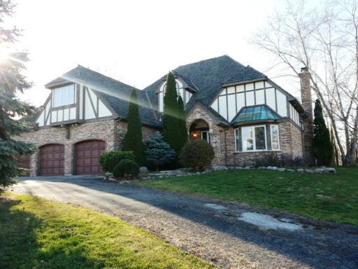 29 W Seneca Ave., Hawthorn Woods, IL 60047