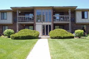 803 Garden Cir. #6, Streamwood, IL 60107