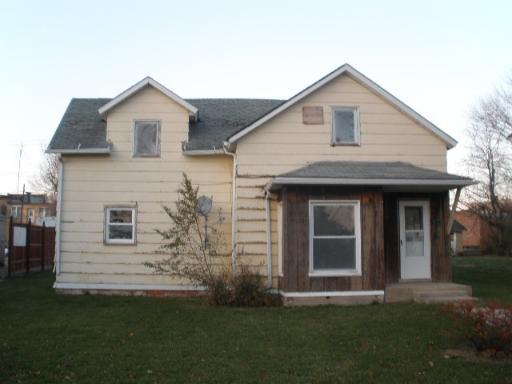 19 W Market St., Piper City, IL 60959