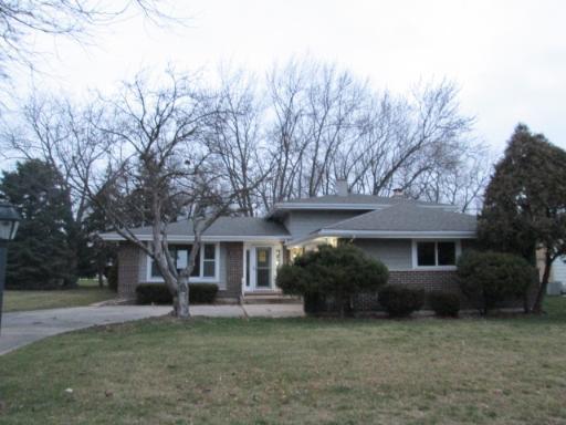 24W640 Woodcrest Dr., Naperville, IL 60540