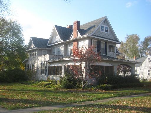 423 S 4th St., Hoopeston, IL 60942