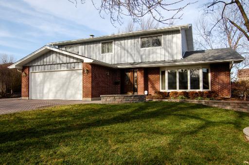 24 W Beech Dr., Schaumburg, IL 60193