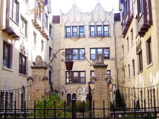 5655 N Spaulding Ave. #2E, Chicago, IL 60659
