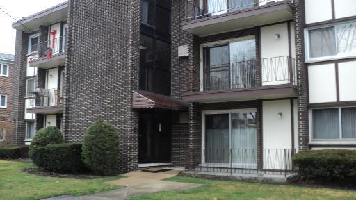 27 Waiola Ave. #103, La Grange, IL 60525