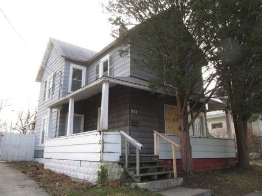 511 Center St., Waukegan, IL 60085