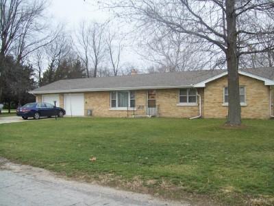 1040 E First St., Coal City, IL 60416