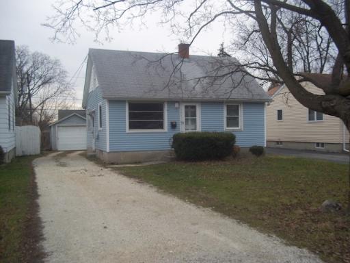 386 N Park Ave., Aurora, IL 60506