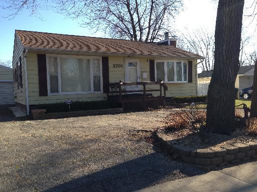 2705 N Lewis Ave., Waukegan, IL 60087