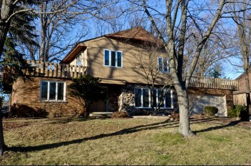 6449 Big Bear Dr., Indian Head Park, IL 60525