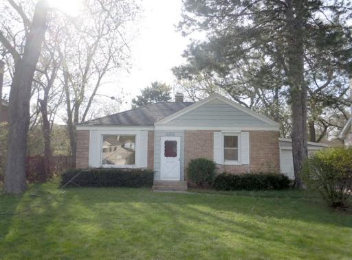 808 Greenwood Rd., Glenview, IL 60025