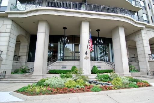 1040 N Lake Shore Dr. #9C, Chicago, IL 60611