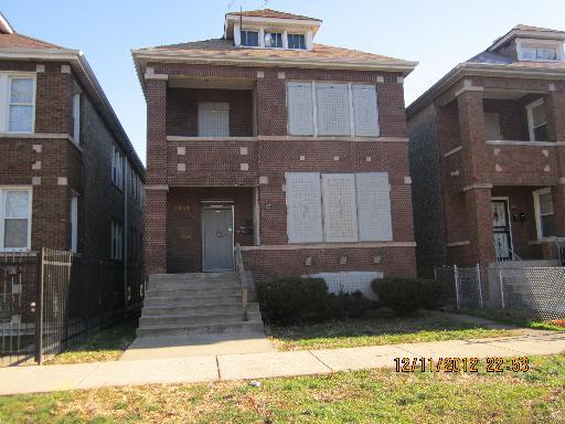 8727 S Manistee Ave., Chicago, IL 60617
