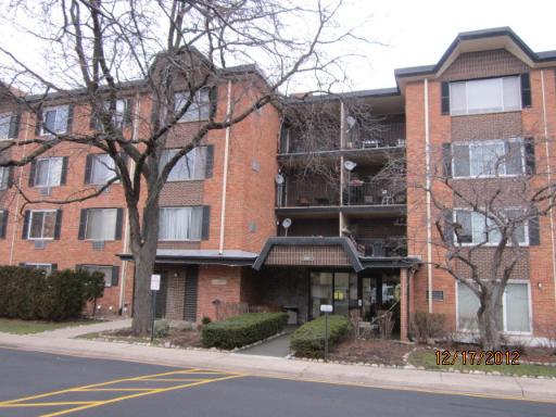 1207 S Old Wilke Rd. #302, Arlington Heights, IL 60005
