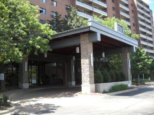 21 Kristin Dr. #123, Schaumburg, IL 60195