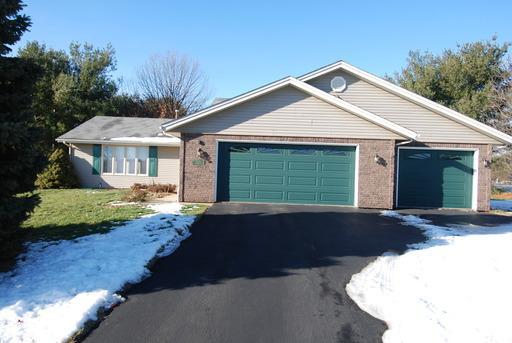 9662 Applegate Dr., Roscoe, IL 61073