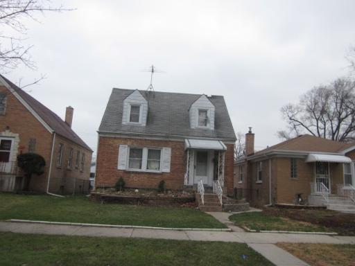 318 Hyde Park Ave., Bellwood, IL 60104