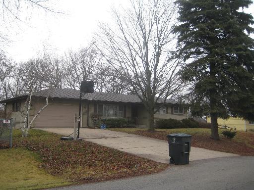 5905 Bunny Ave., Mchenry, IL 60050