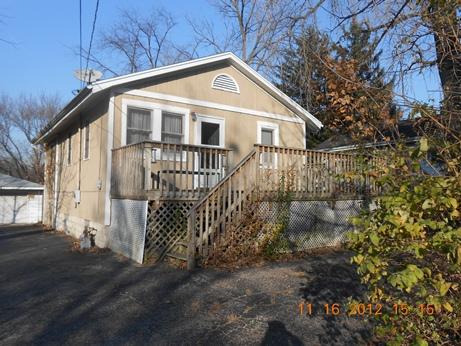 1916 Hitchcock Ave., Downers Grove, IL 60515