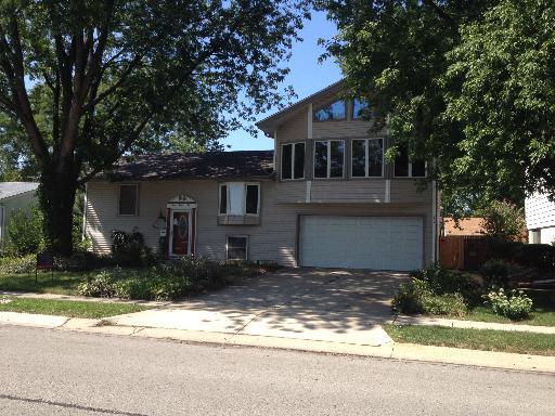 332 Eaton Ave., Romeoville, IL 60446
