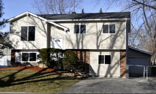 216 Northridge Ave., Bolingbrook, IL 60440