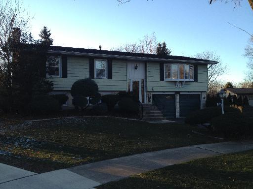 1541 Bolson Dr., Downers Grove, IL 60516