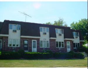 450 Lake Ave. #7, Woodstock, IL 60098