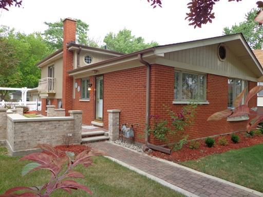 1864 Illinois St., Des Plaines, IL 60018