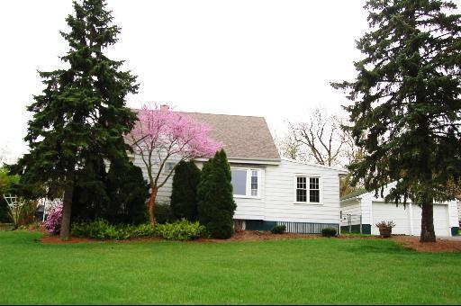 22W043 Valleyview Dr., Glen Ellyn, IL 60137
