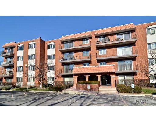 2066 St Johns Ave. #203, Highland Park, IL 60035