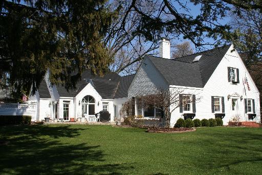 240 S Mchenry Ave., Crystal Lake, IL 60014
