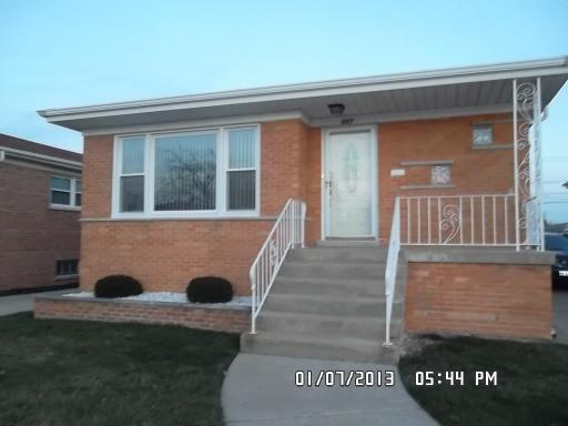 557 Hoxie Ave., Calumet City, IL 60409