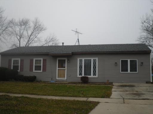 206 Willow Rd., Streamwood, IL 60107