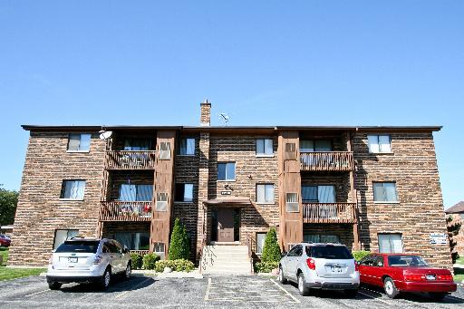 15718 Peggy Ln. #12, Oak Forest, IL 60452