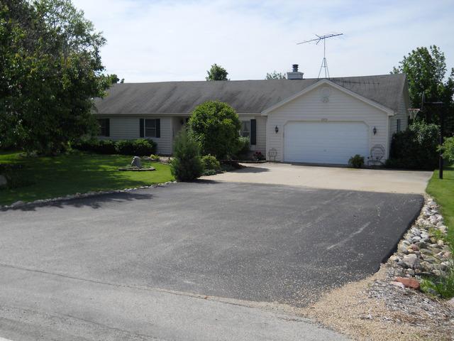 2370 North41st Road St., Sheridan, IL 60551