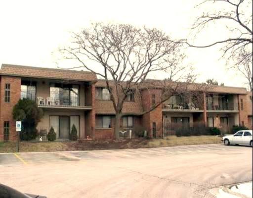 190 Old Oak Dr. #152, Buffalo Grove, IL 60089