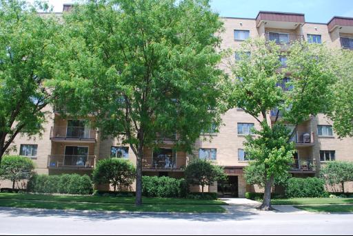 700 Graceland Ave. #201, Des Plaines, IL 60016