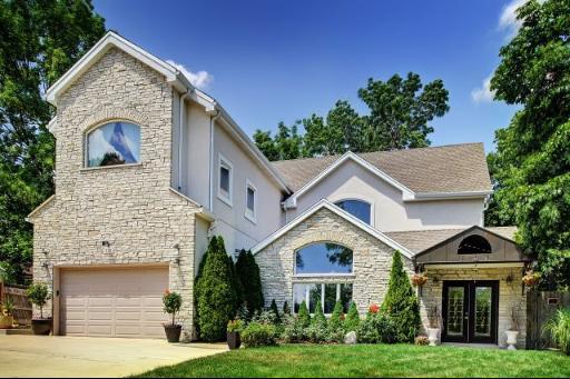 230 58th St., Clarendon Hills, IL 60514