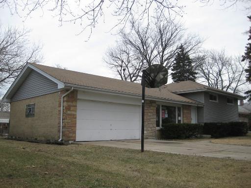 1161 Hewitt Dr., Des Plaines, IL 60016