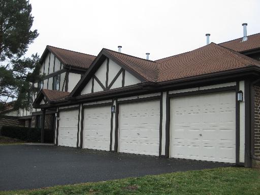 830 Carriage Ln. #7, Palatine, IL 60074